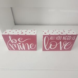 Red Valentine's Day Decorative Wooden Blocks 6 X 4 In Ea Set Of 2